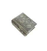 FINE SMALL 925 STERLING SILVER HANDMADE CHASED SWIRL ORNATE SNUFF SPICE BOX