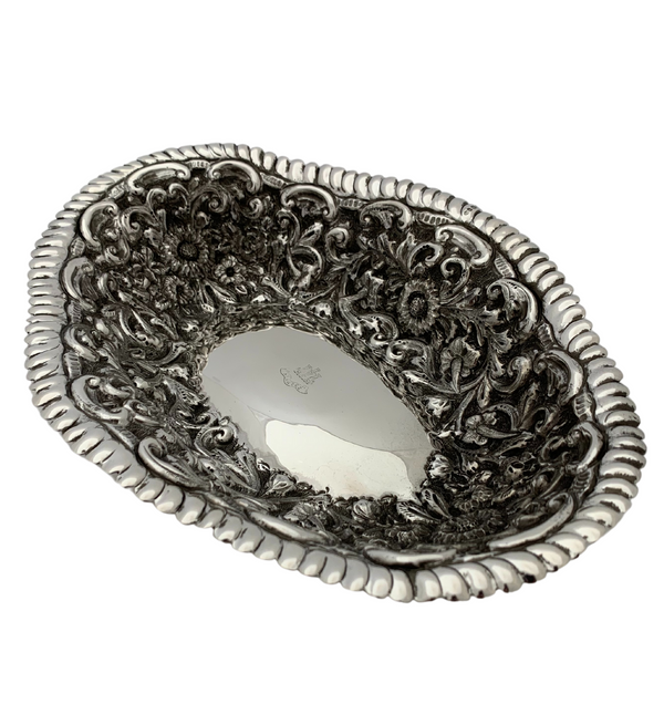 ANTIQUE 925 STERLING SILVER HANDMADE HEAVY CHASED FLORAL REPOUSSE OVAL DISH