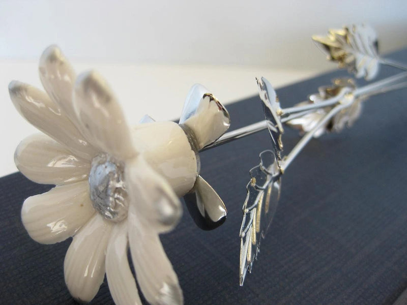 ITALIAN SILVER PLATED & PORCELAIN WHITE SILVER TIP LONG STEM DAISY