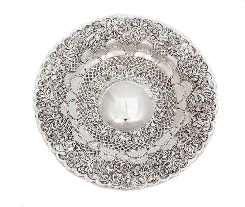 925 STERLING SILVER CHASED ORNATE FISH SCALE DESIGN FLORAL APPLIQUE ROUND DISH